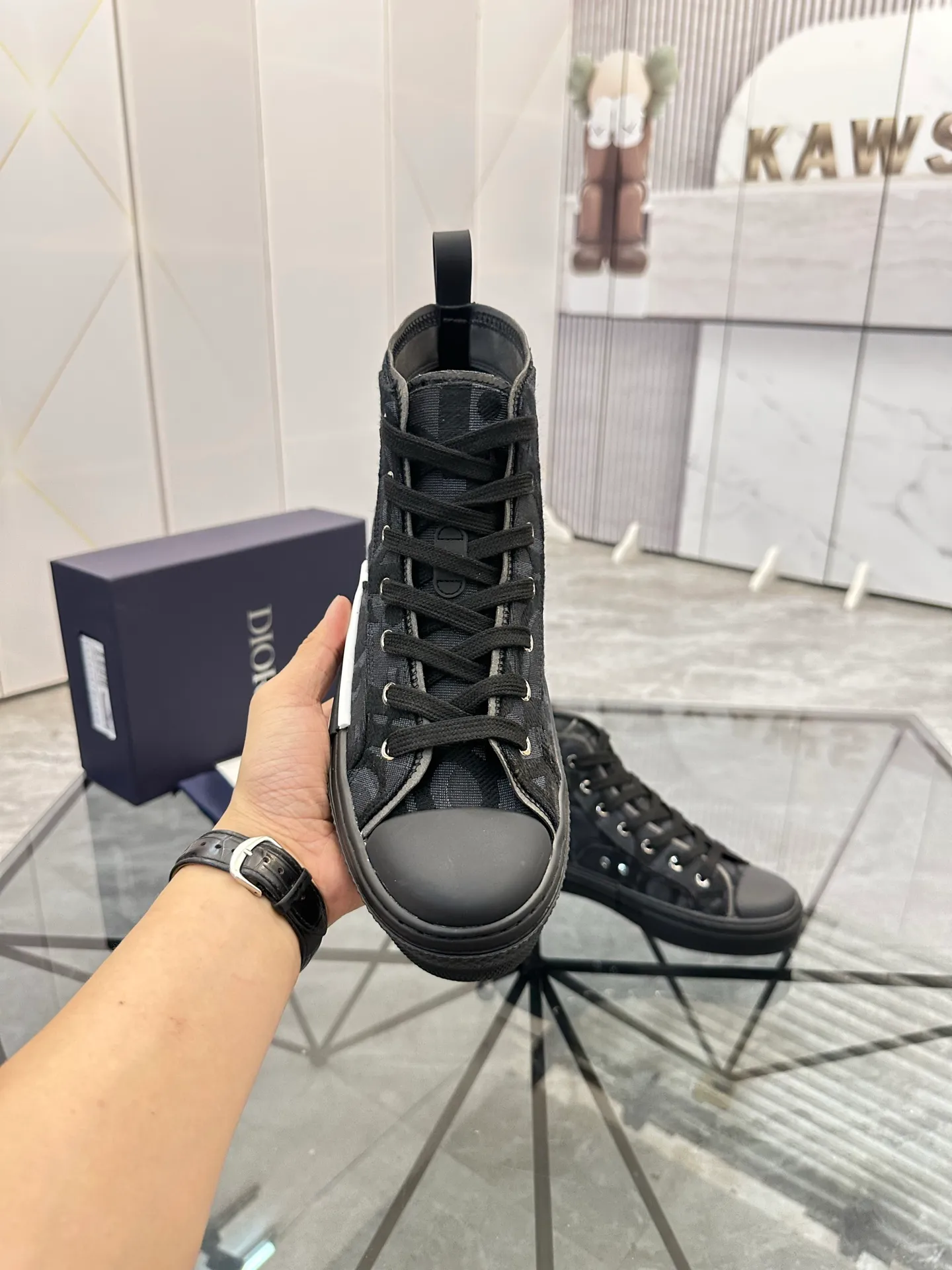 Selling men's shoes 💰: 💰P460¥ Product trademark: Dio* "Dior*" high-top casual shoes Regular size: 36-45 (can be customized to 46) Couple style B23 Product materials: Upper imported original fabric, breathable lining, original outsole. No.: 007